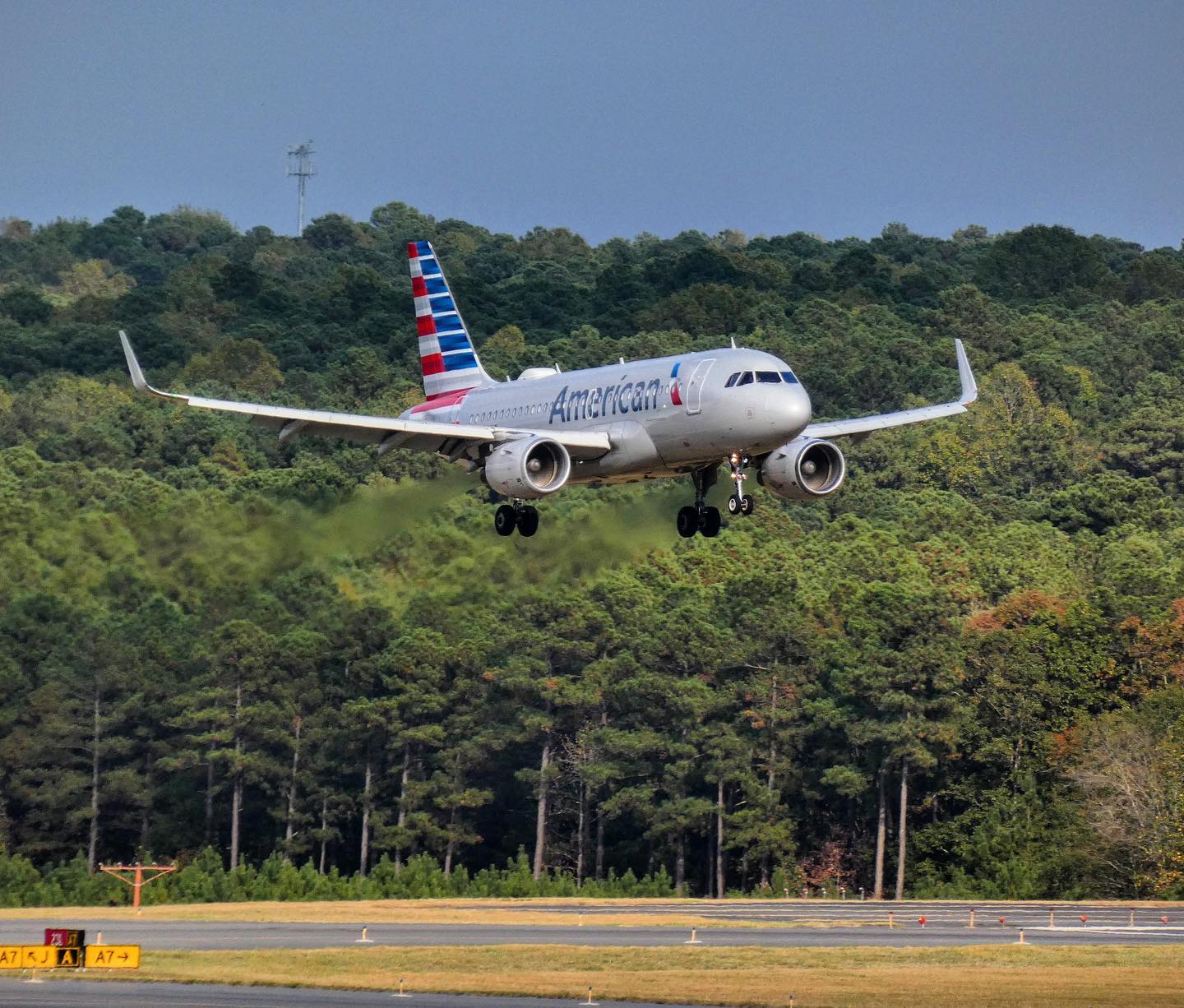 American Airlines A320 at Raleigh-Durham International Airport