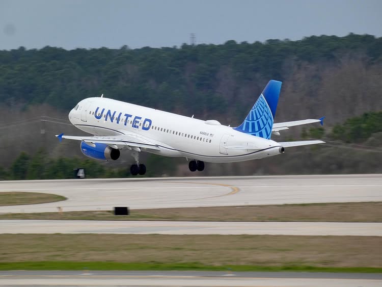 United Airlines A320 at Raleigh-Durham International Airport